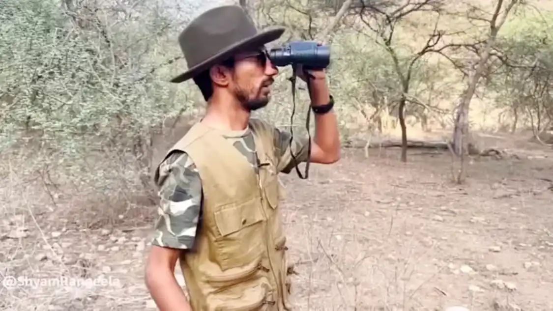 n4909622281681725814557b300da6a9994de40f691a2b5961baf595d2a27134b5f782935a2a7726d891e43