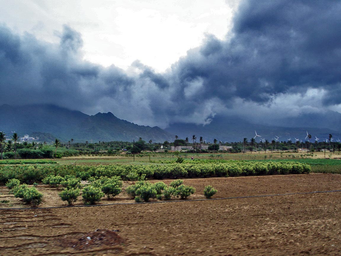 Monsoon_clouds_near_Nagercoil