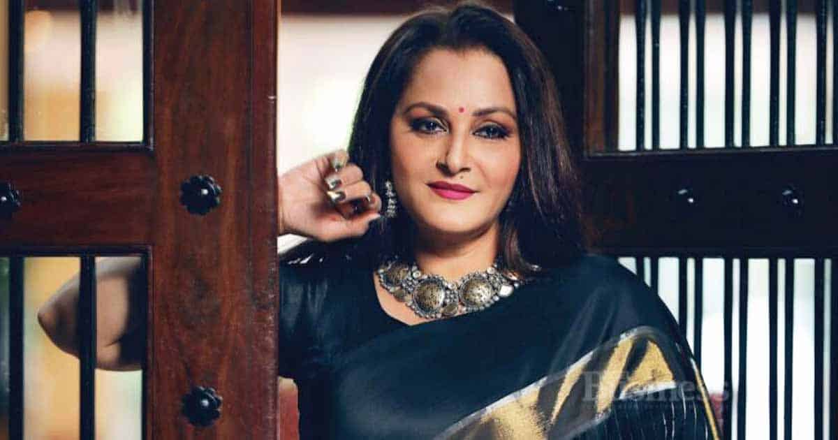 jaya-prada-once-recalled-standing-on-one-leg-as-a-punishment-for-being-late-for-shoot-read-on-01
