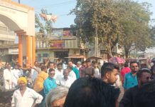 चोपडा–जळगाव बस चालकाचा मनमानी कारभार; ममुराबाद येथे तणावाचे वातावरण