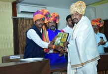 किशोर सपकाळे महाराष्ट्र राज्य आदर्श पुरस्काराने सन्मानित !