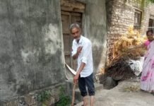 सुनसगावात सफाई कामगार नसल्याने गटारी तुंबल्या ग्रामस्थांचा संताप !