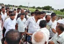 पाळधी बायपासवर कंटेनर पलटी; दोनगाव बुद्रुकच्या तरुणाचा जागीच मृत्यू