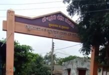 सुनसगाव येथील मनुदेवी माता मंदिर रस्त्यावर घाणीचे साम्राज्य !