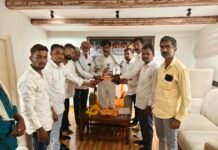 अरबी समुद्रातील शिवस्मारकाच्या कामाला गती द्या; मनोज जरांगे पाटील यांना समितीचे साकडे