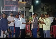 पोलिसांचा मार खाण्यापेक्षा मास्तरांचा मार खाल्ल्याने भविष्य सुधारते – अरविंद बाविस्कर